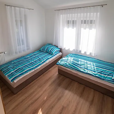 Golden Beach Apartment *